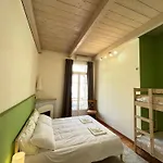 Maison Re- In The Center Of