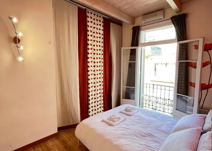 Apartment Maison Re- In The Center Of