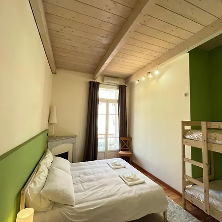 Maison Re- In The Center Of